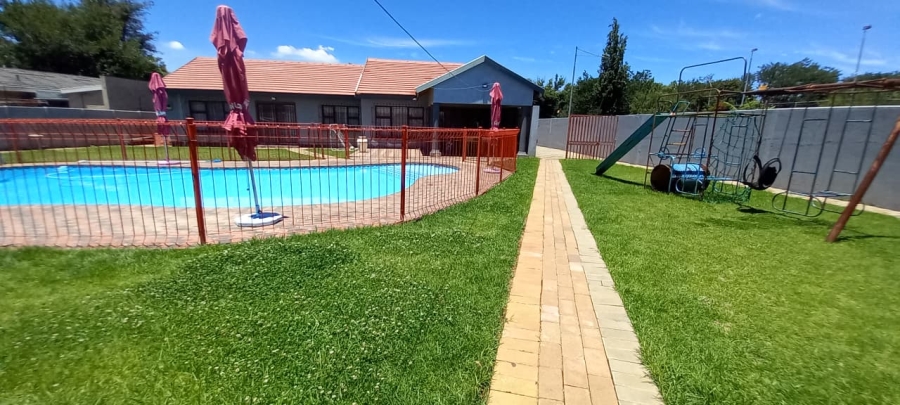 3 Bedroom Property for Sale in Strubenvale Gauteng