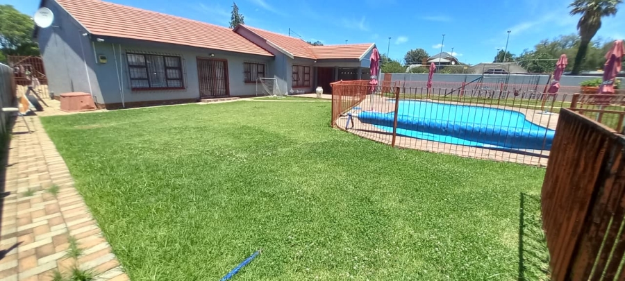 3 Bedroom Property for Sale in Strubenvale Gauteng