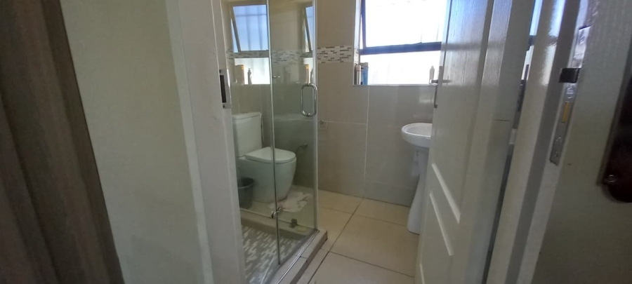 3 Bedroom Property for Sale in Strubenvale Gauteng