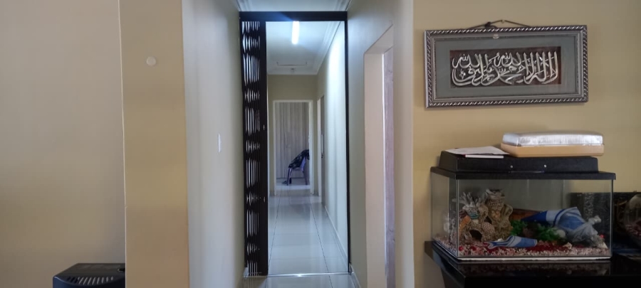 3 Bedroom Property for Sale in Strubenvale Gauteng