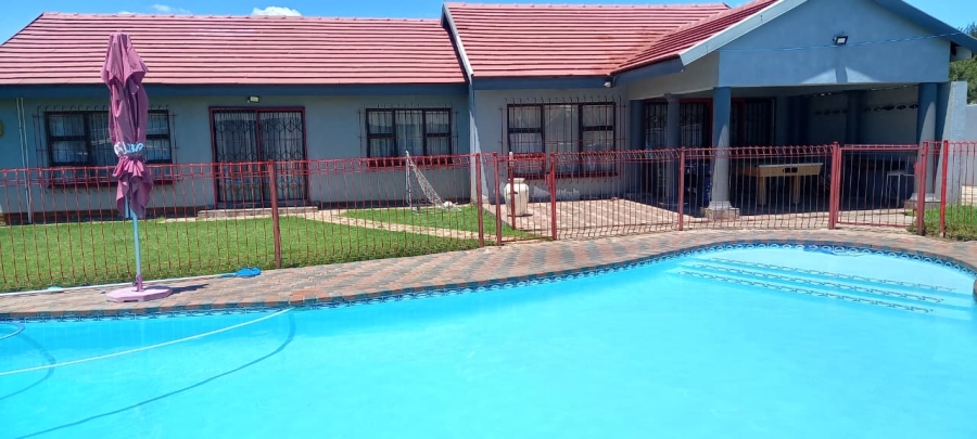 3 Bedroom Property for Sale in Strubenvale Gauteng