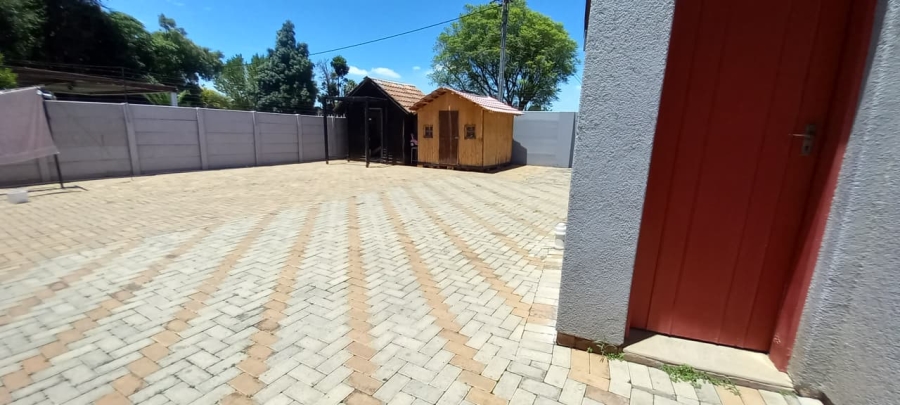 3 Bedroom Property for Sale in Strubenvale Gauteng