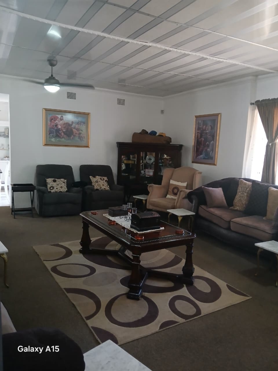 5 Bedroom Property for Sale in Selection Park Gauteng