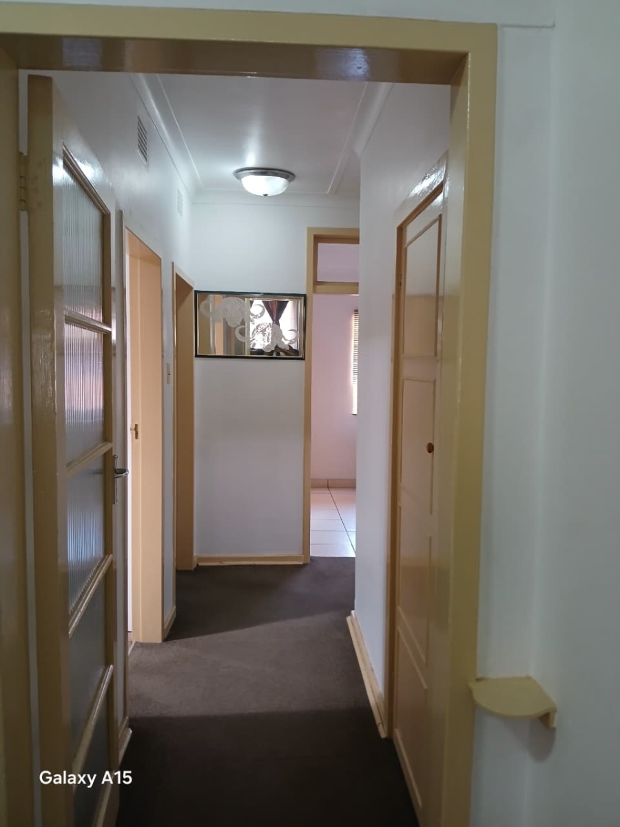 5 Bedroom Property for Sale in Selection Park Gauteng