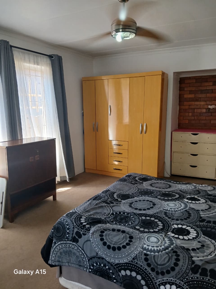 5 Bedroom Property for Sale in Selection Park Gauteng