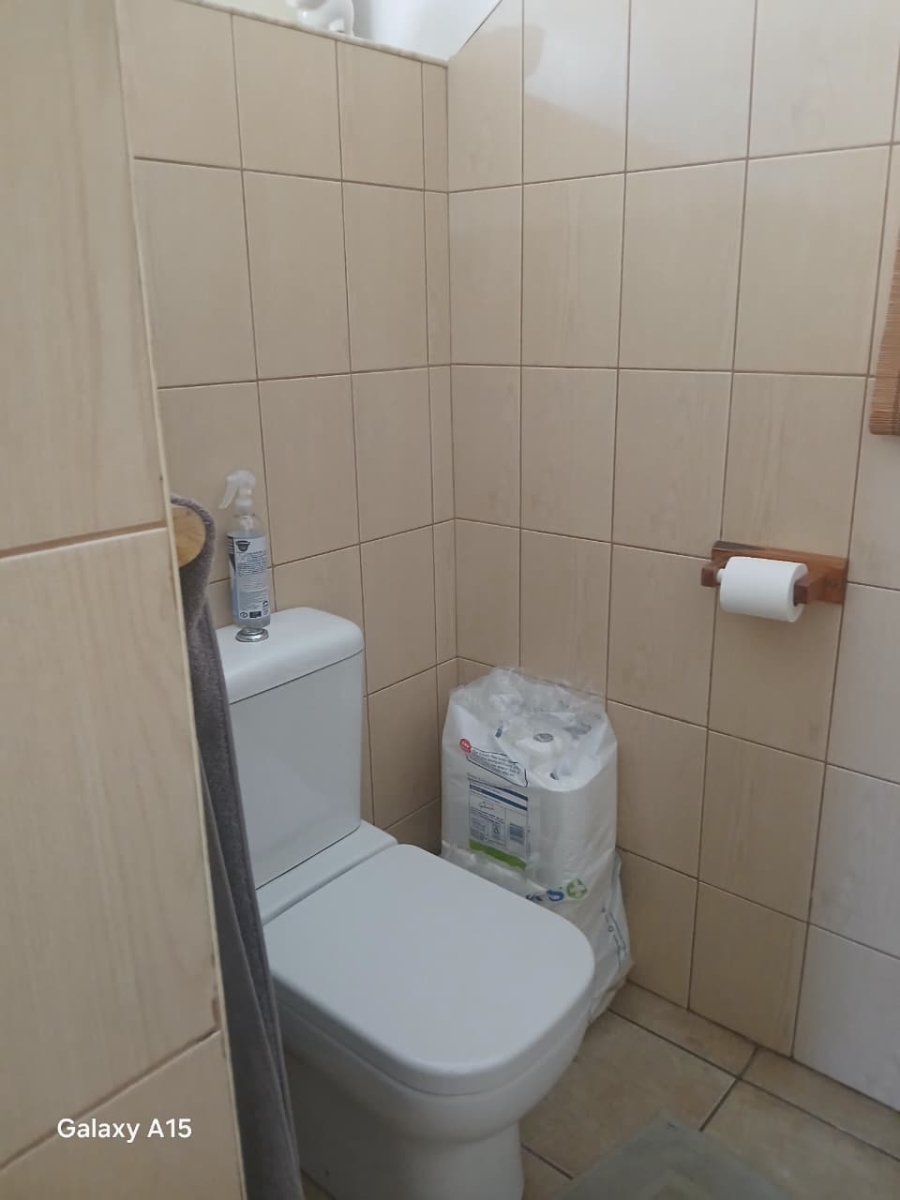 5 Bedroom Property for Sale in Selection Park Gauteng