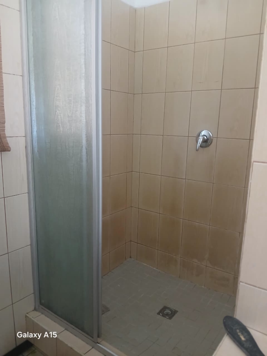 5 Bedroom Property for Sale in Selection Park Gauteng