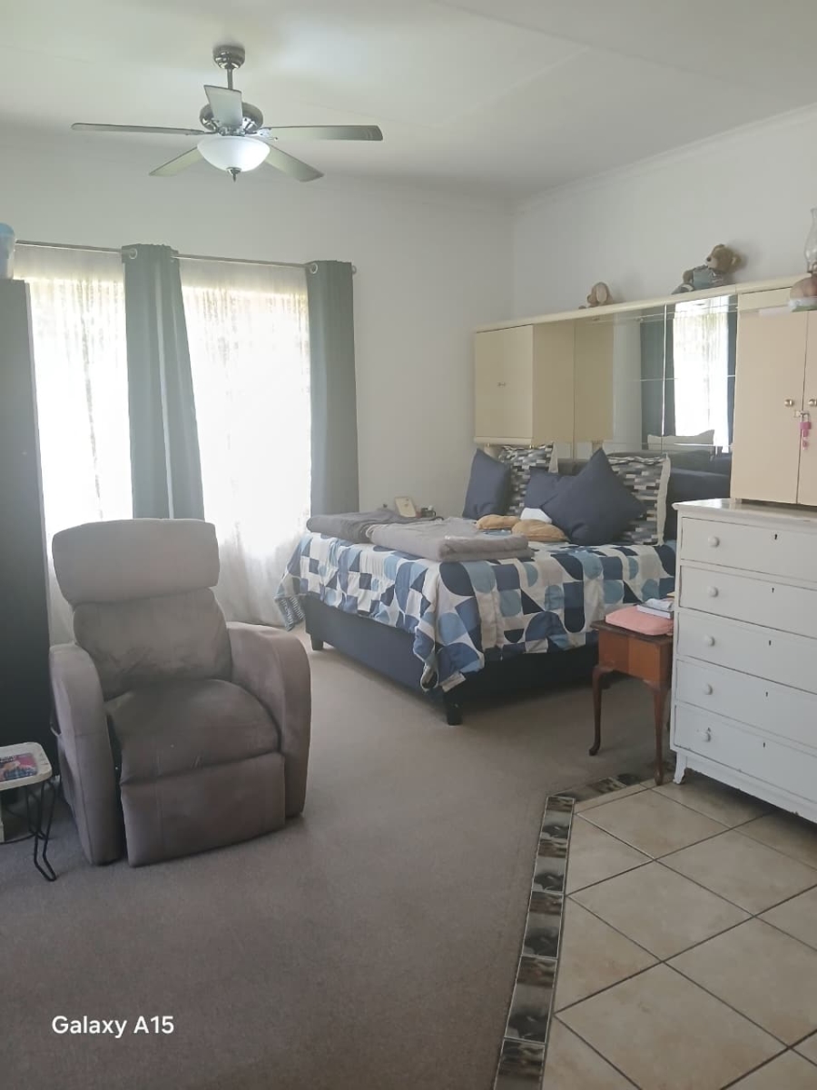 5 Bedroom Property for Sale in Selection Park Gauteng