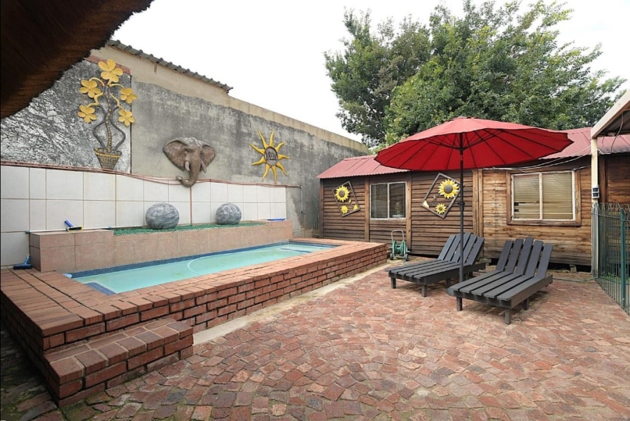 5 Bedroom Property for Sale in Selection Park Gauteng