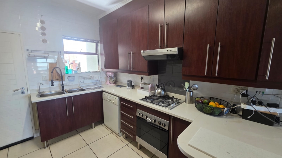 2 Bedroom Property for Sale in Greenstone Hill Gauteng