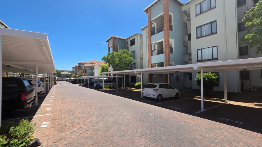 2 Bedroom Property for Sale in Greenstone Hill Gauteng