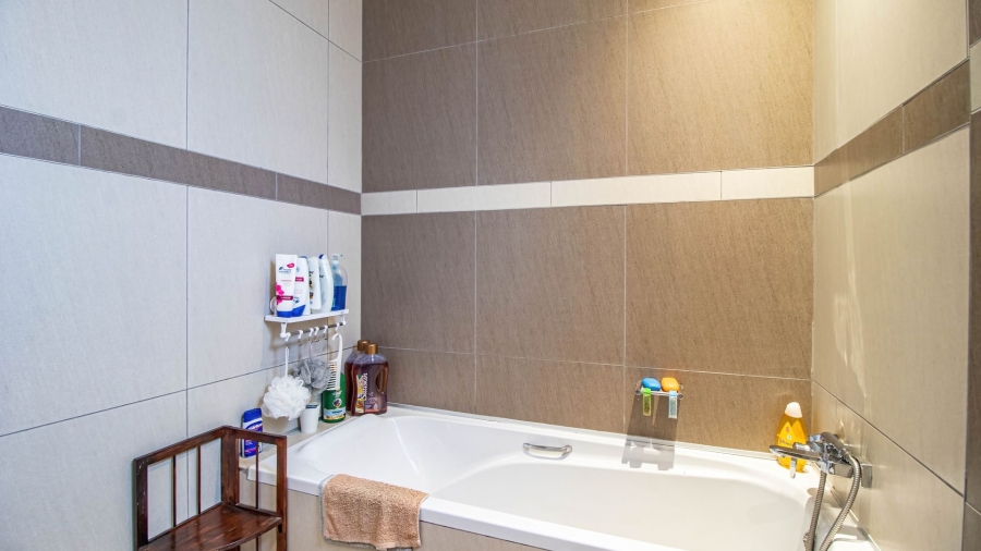 2 Bedroom Property for Sale in Modderfontein Gauteng