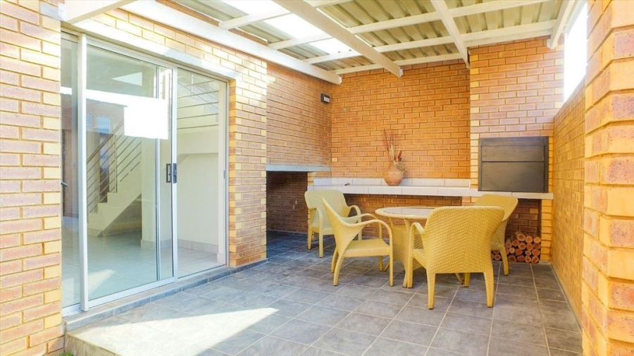3 Bedroom Property for Sale in Glen Marais Gauteng