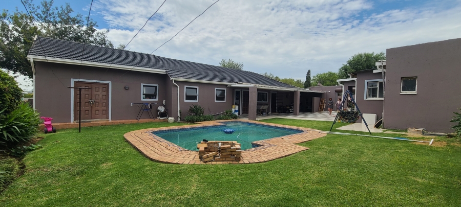 4 Bedroom Property for Sale in Clarens Park Gauteng