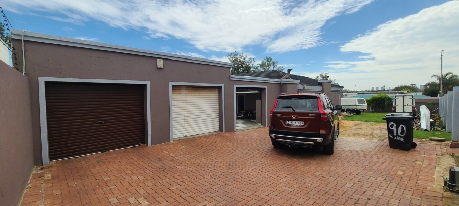 4 Bedroom Property for Sale in Clarens Park Gauteng