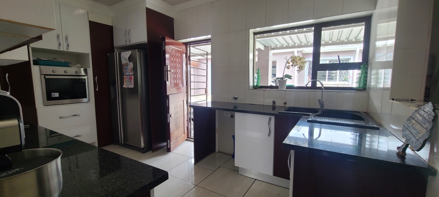 4 Bedroom Property for Sale in Clarens Park Gauteng