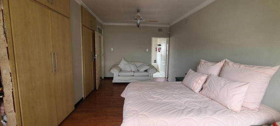 4 Bedroom Property for Sale in Clarens Park Gauteng