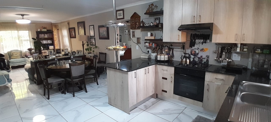 2 Bedroom Property for Sale in Goedeburg Gauteng