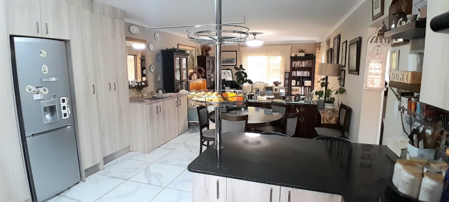 2 Bedroom Property for Sale in Goedeburg Gauteng