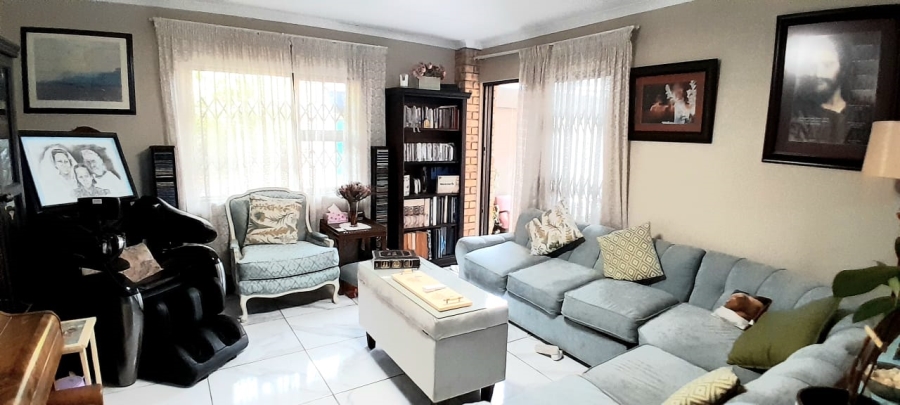 2 Bedroom Property for Sale in Goedeburg Gauteng