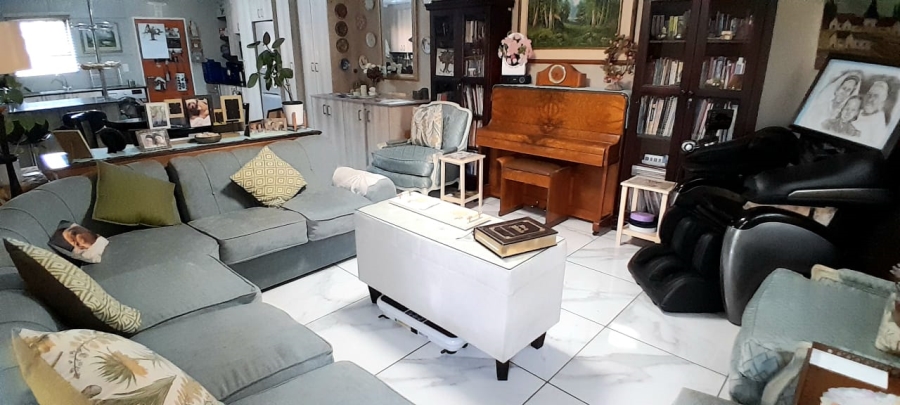 2 Bedroom Property for Sale in Goedeburg Gauteng