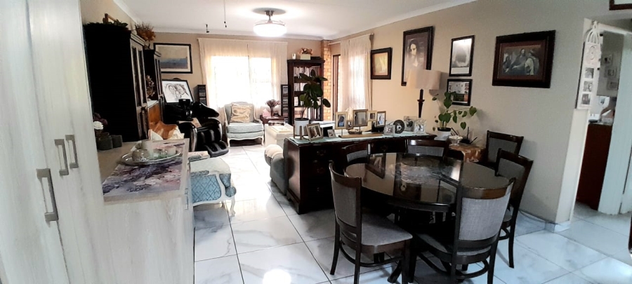 2 Bedroom Property for Sale in Goedeburg Gauteng