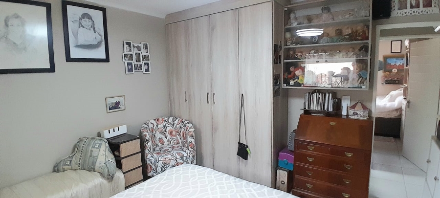 2 Bedroom Property for Sale in Goedeburg Gauteng