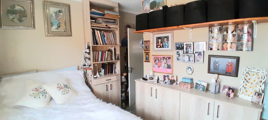 2 Bedroom Property for Sale in Goedeburg Gauteng