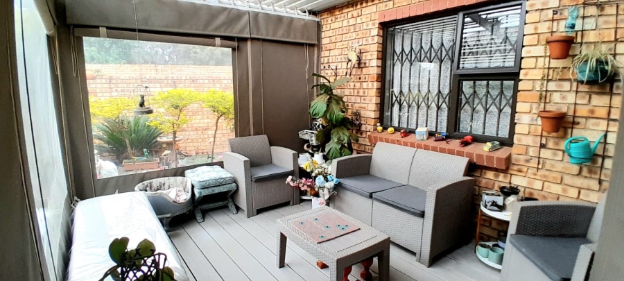 2 Bedroom Property for Sale in Goedeburg Gauteng