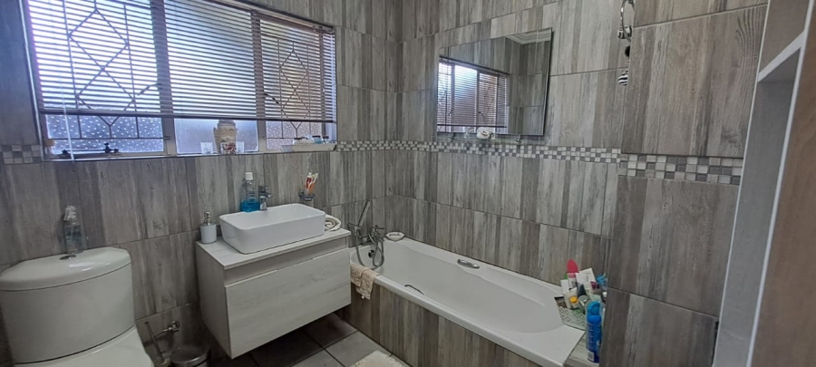 4 Bedroom Property for Sale in Parkrand Gauteng