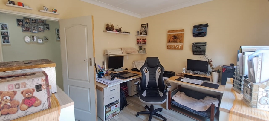 4 Bedroom Property for Sale in Parkrand Gauteng