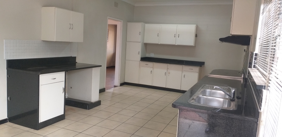 4 Bedroom Property for Sale in Sunnyridge Gauteng