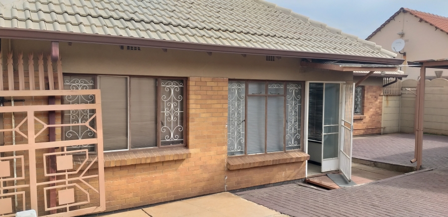 4 Bedroom Property for Sale in Sunnyridge Gauteng