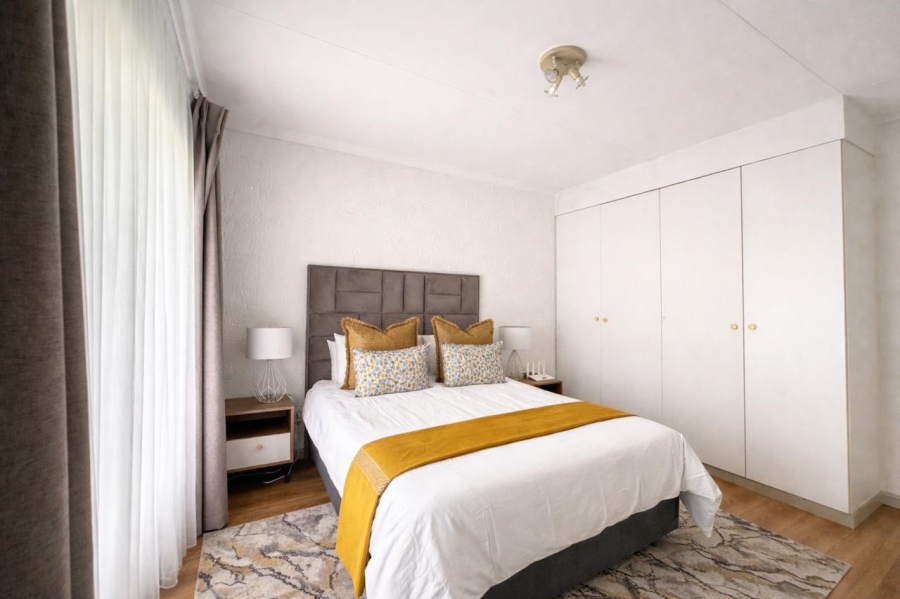 2 Bedroom Property for Sale in Sunninghill Gauteng