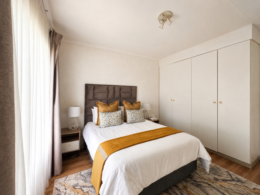 2 Bedroom Property for Sale in Sunninghill Gauteng