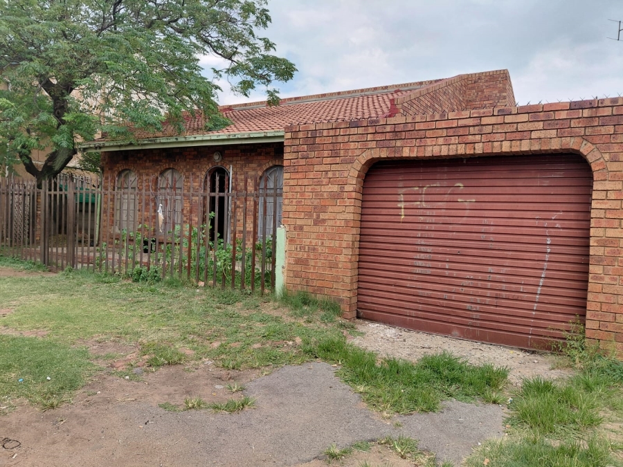 4 Bedroom Property for Sale in Actonville Gauteng