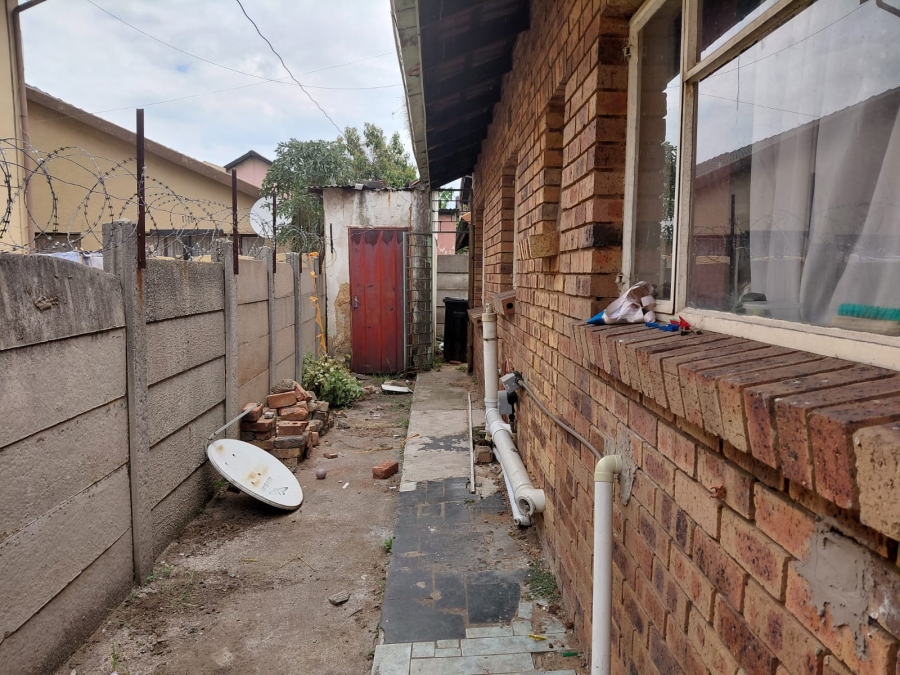 4 Bedroom Property for Sale in Actonville Gauteng