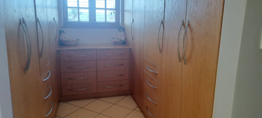 4 Bedroom Property for Sale in Kensington Gauteng