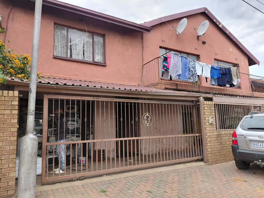 12 Bedroom Property for Sale in Actonville Gauteng