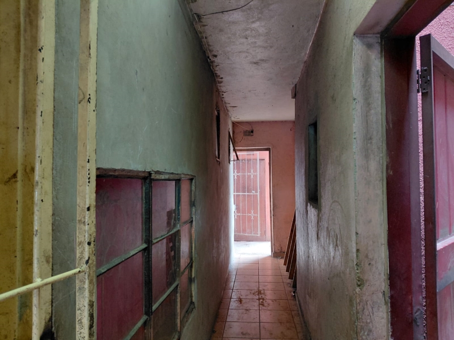 12 Bedroom Property for Sale in Actonville Gauteng