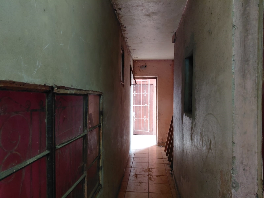 12 Bedroom Property for Sale in Actonville Gauteng