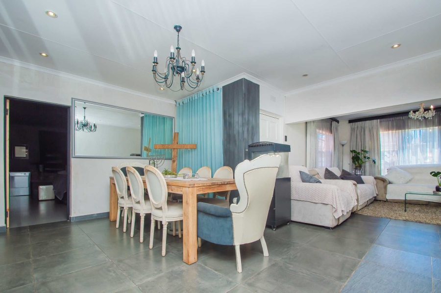 4 Bedroom Property for Sale in Helderkruin Gauteng