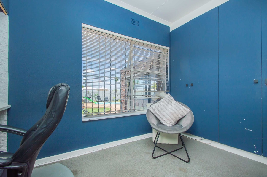 4 Bedroom Property for Sale in Helderkruin Gauteng