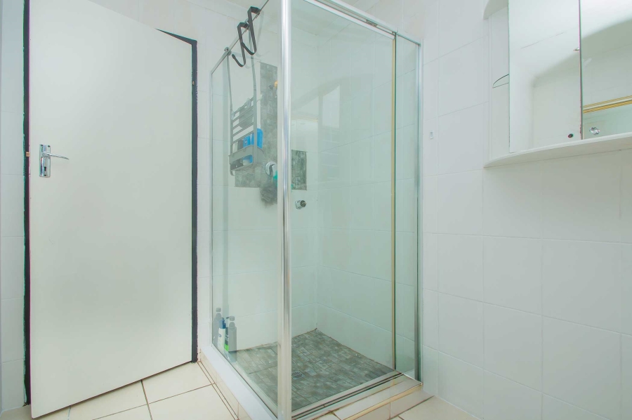 4 Bedroom Property for Sale in Helderkruin Gauteng