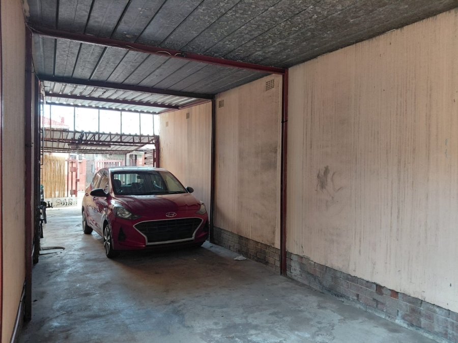 6 Bedroom Property for Sale in Actonville Gauteng