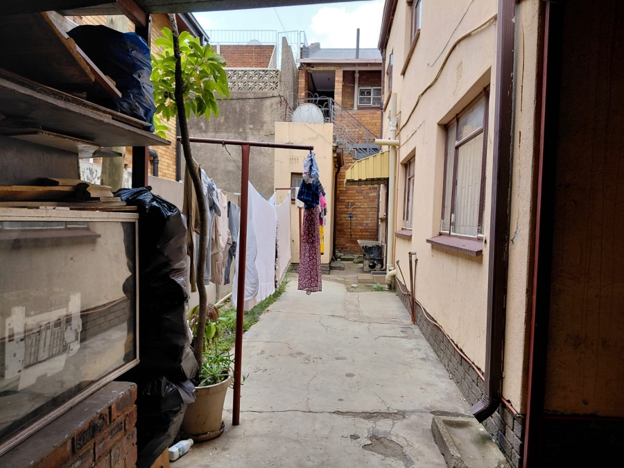 6 Bedroom Property for Sale in Actonville Gauteng