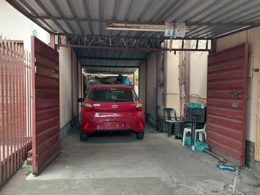 6 Bedroom Property for Sale in Actonville Gauteng