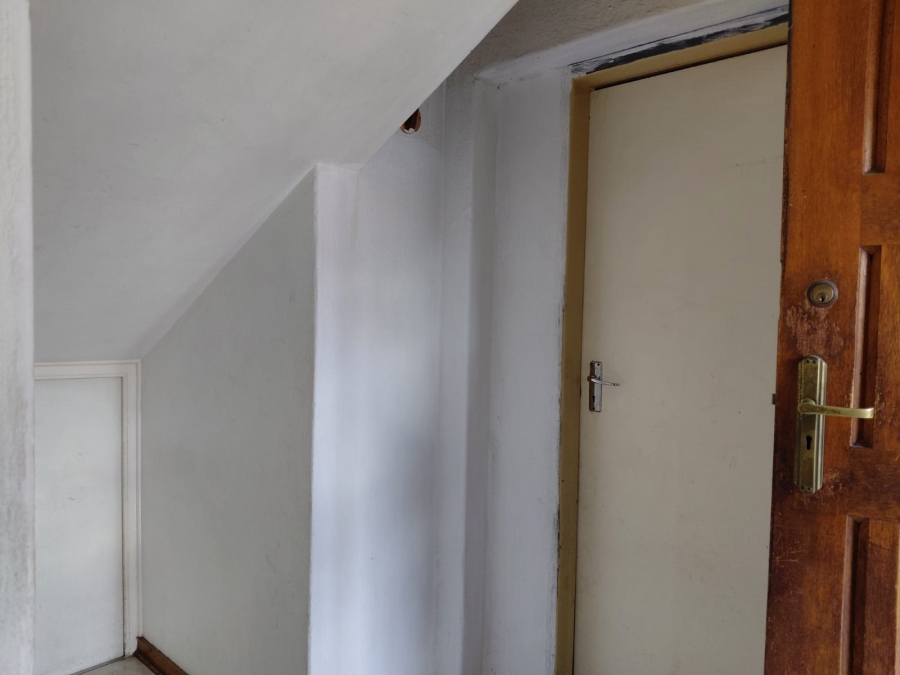 6 Bedroom Property for Sale in Actonville Gauteng