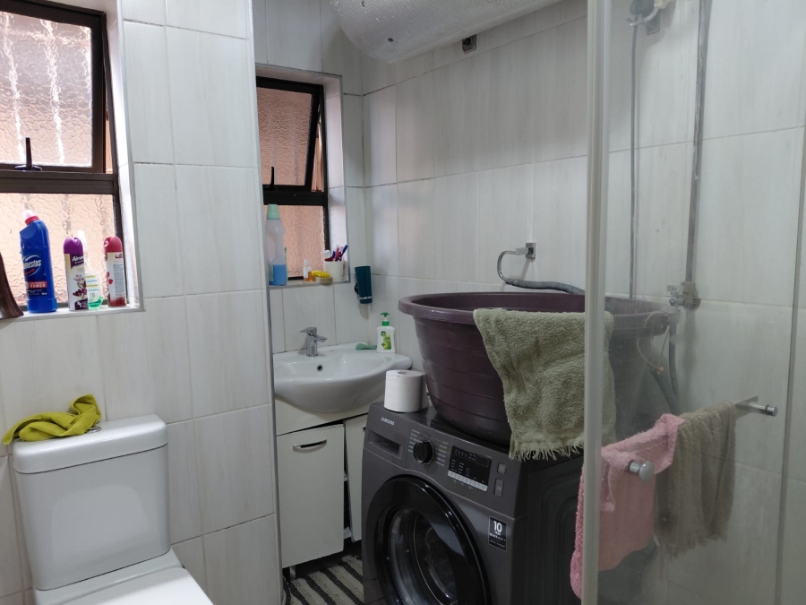 6 Bedroom Property for Sale in Actonville Gauteng