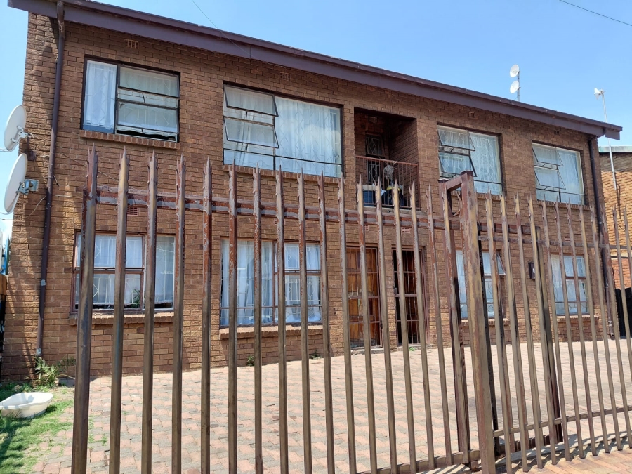 10 Bedroom Property for Sale in Actonville Gauteng